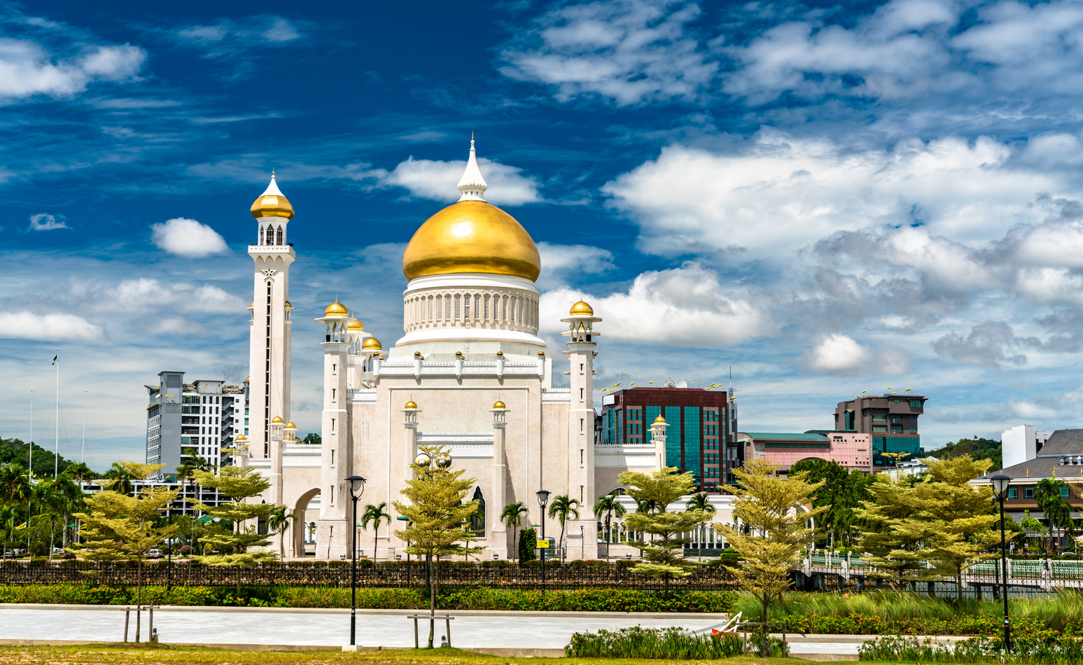 Omar Ali Saifuddien Mosque in Bandar Seri Begawan, Brunei