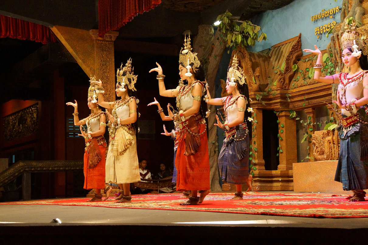 Apsara Dancers Perform