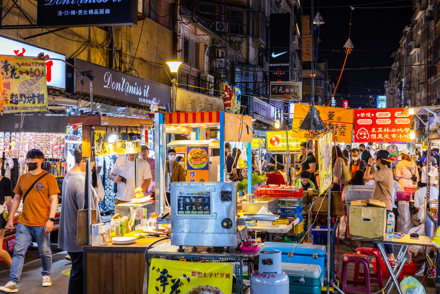 Taipei, Taiwan 17 April 2023: Taiwan Raohe Street Night Market i